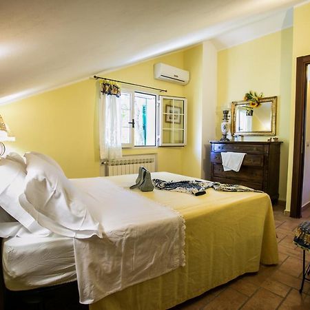 Le Raganelle Hotel Oneglia Kültér fotó