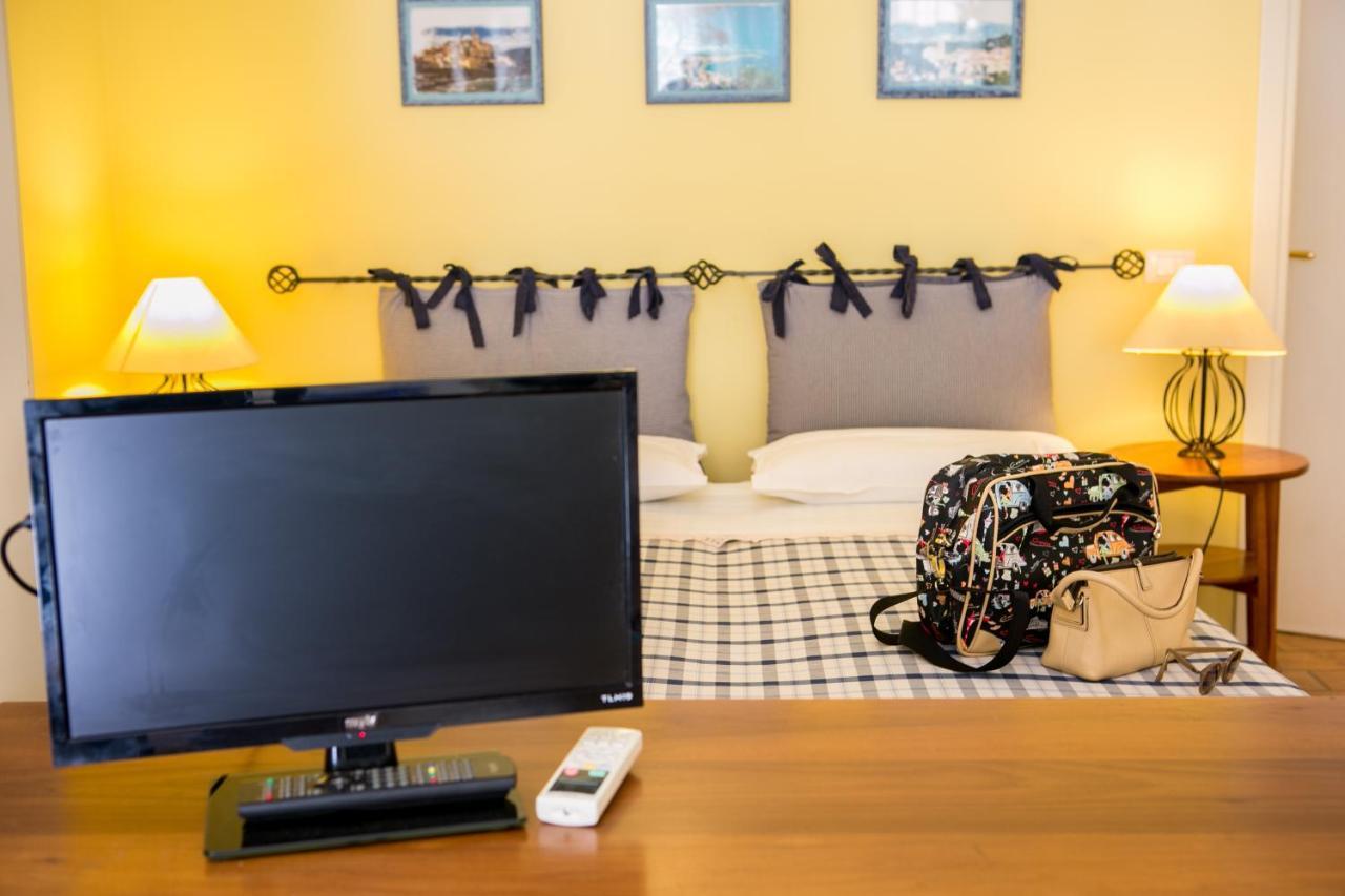 Le Raganelle Hotel Oneglia Kültér fotó