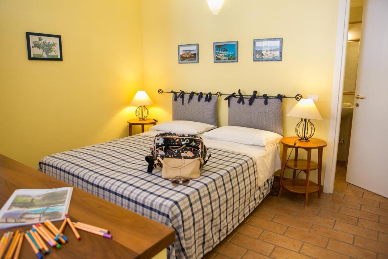 Le Raganelle Hotel Oneglia Kültér fotó