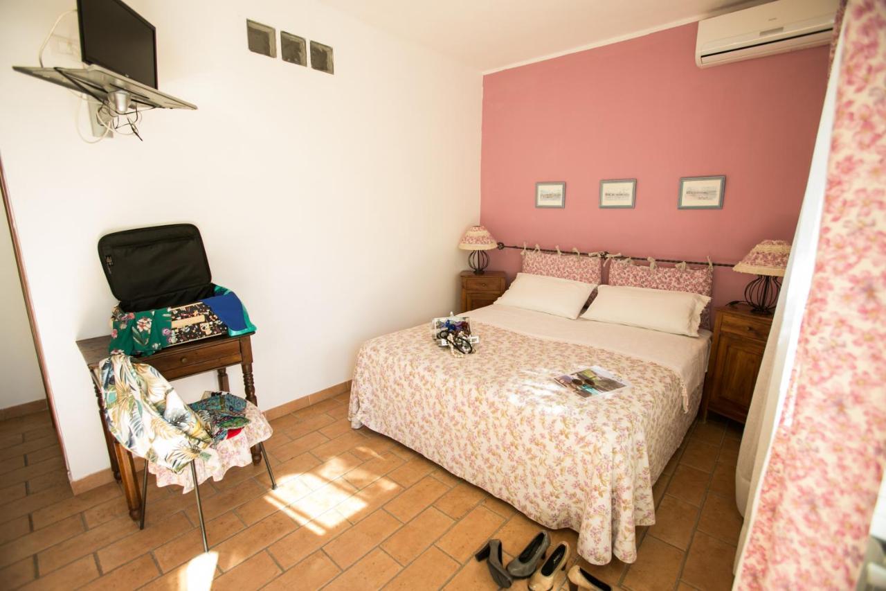 Le Raganelle Hotel Oneglia Kültér fotó