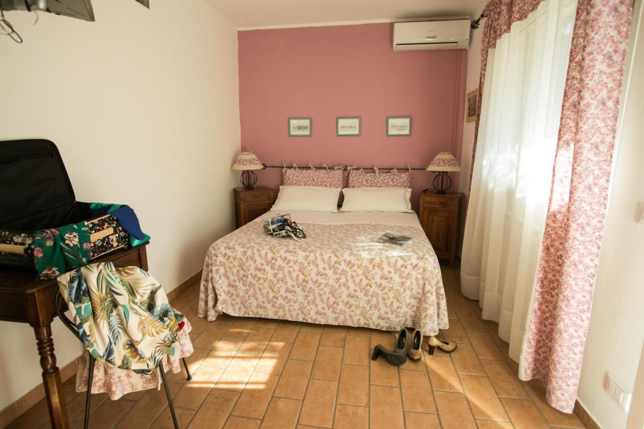 Le Raganelle Hotel Oneglia Kültér fotó